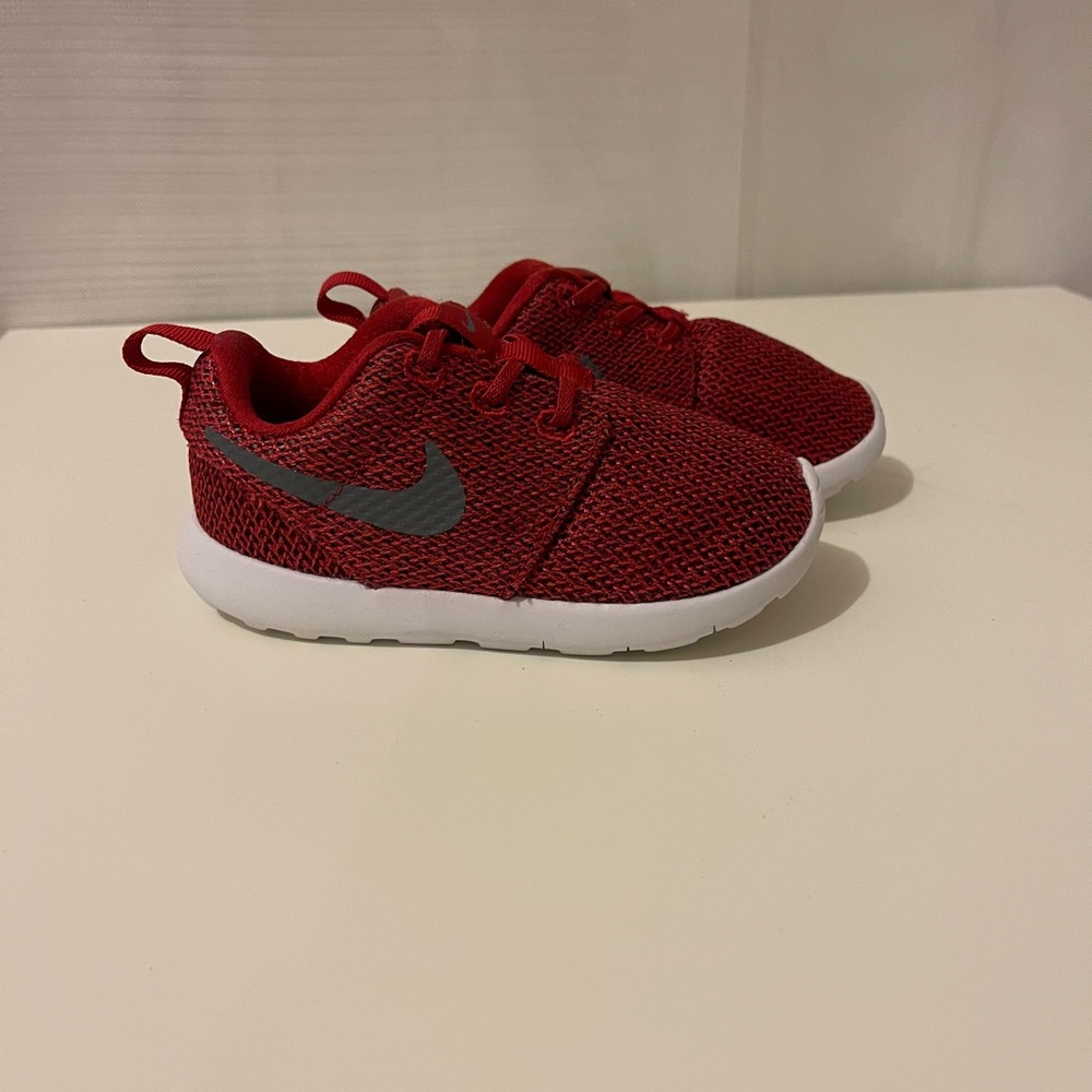 Like new Nike Roshe One Red Toddler Shoes